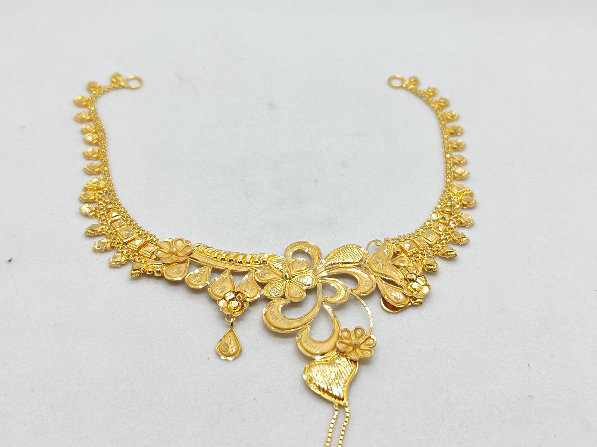 Beautiful Necklace - Image 3